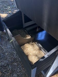 Clean nesting boxes